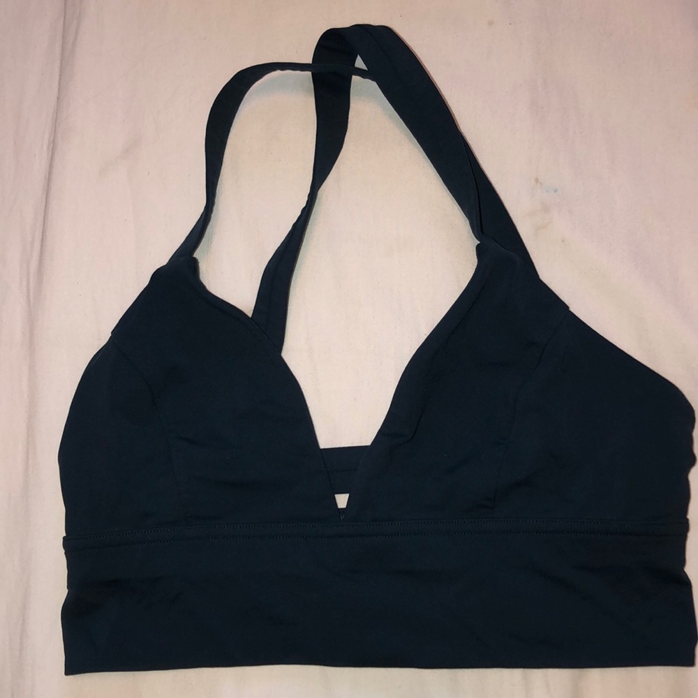 turquoise strap lululemon bra!!!